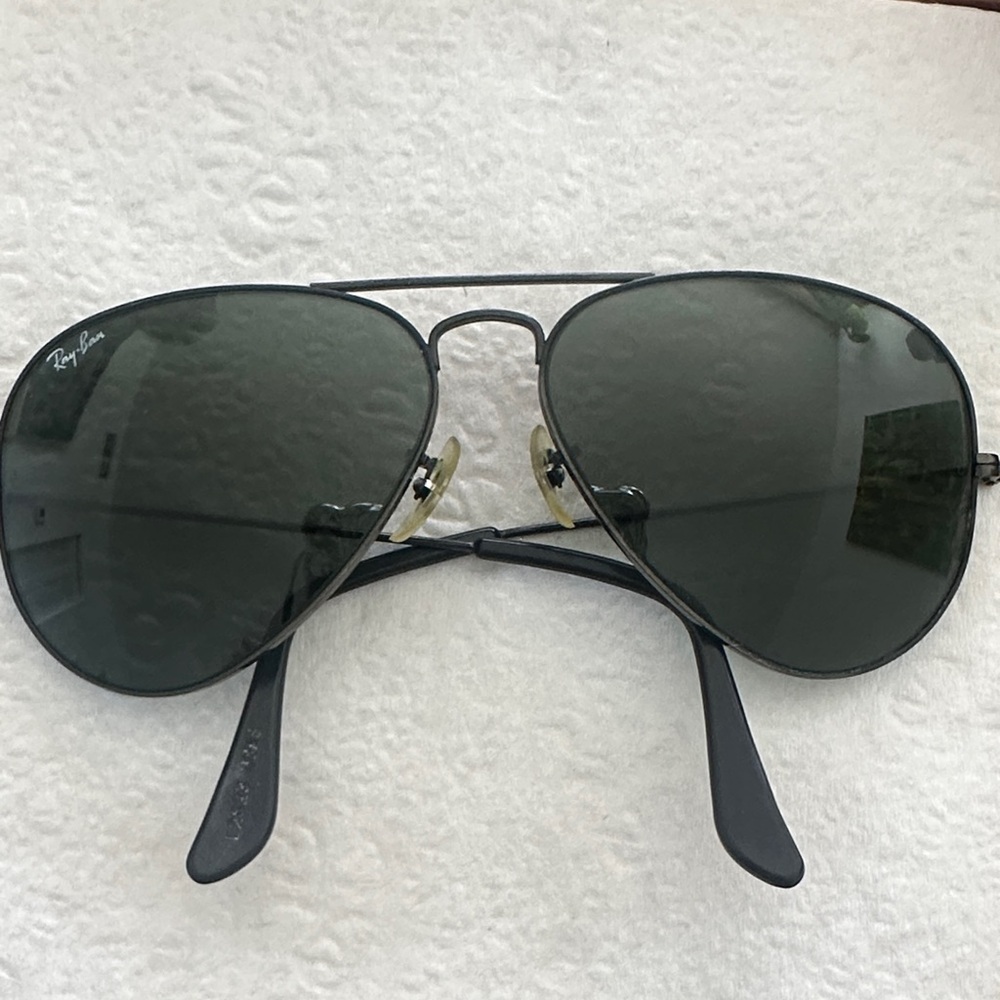 Ray-Ban Dark Gray Aviator Sunglasses